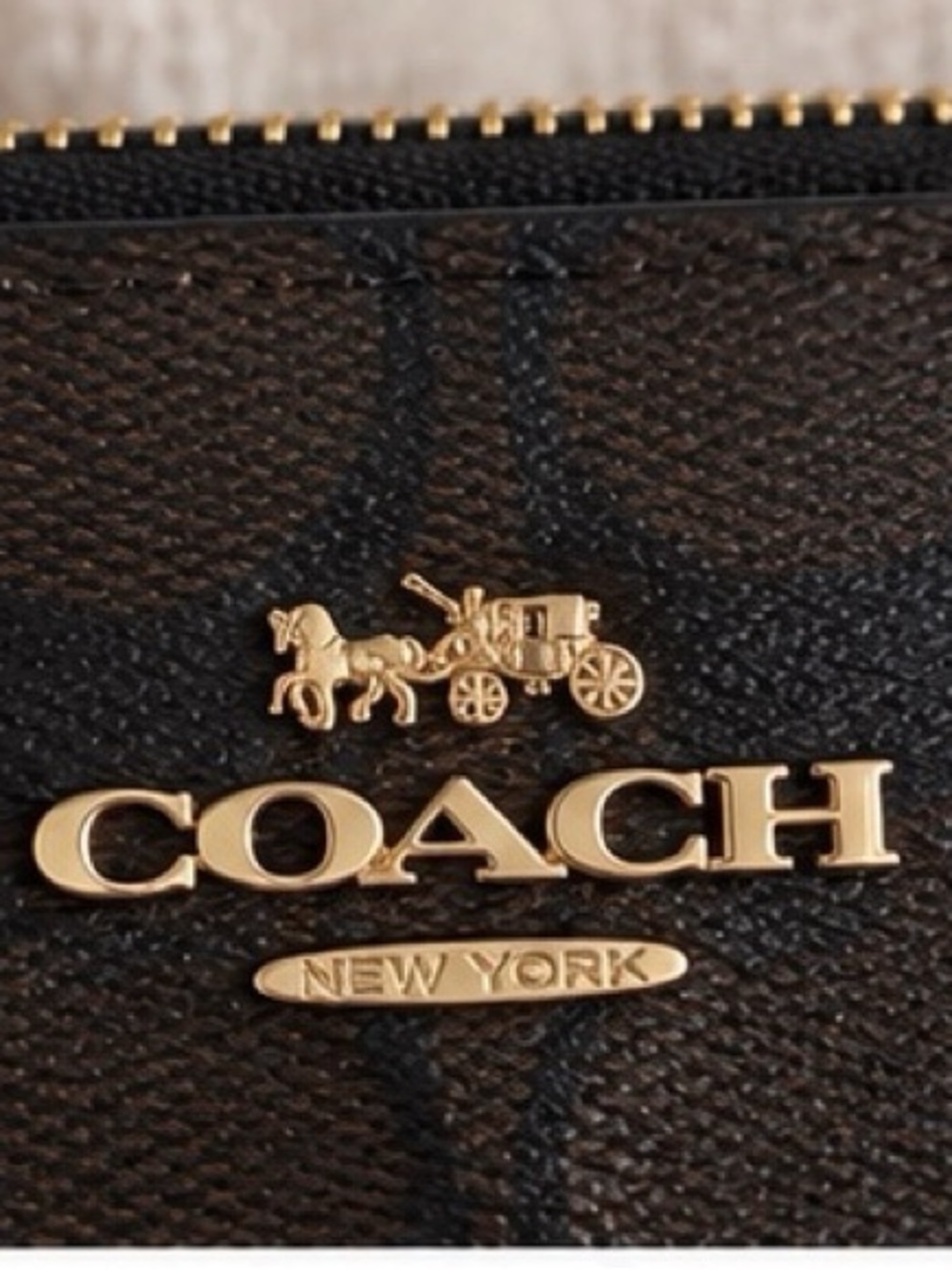 NWOT Coach Signature Brown Black Large Wristlet Clutch Gold Hardware - Picture 3 of 10